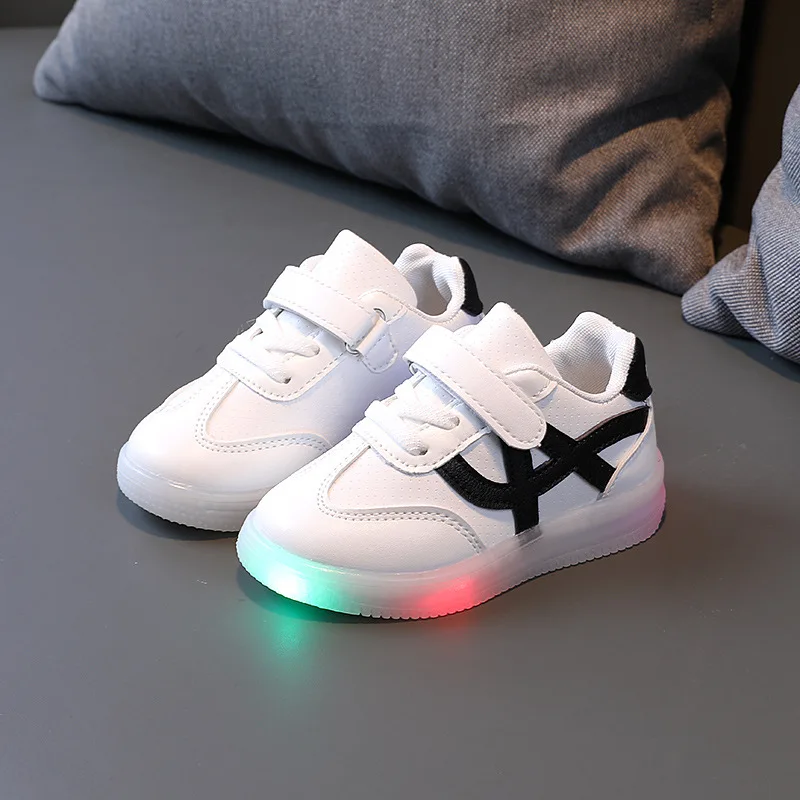

Kids Glowing Shoes Children Sneakers 2022 Boy Child Sneaker For Girls Running White Shoes With Light Up Sole Luminous Sneakers