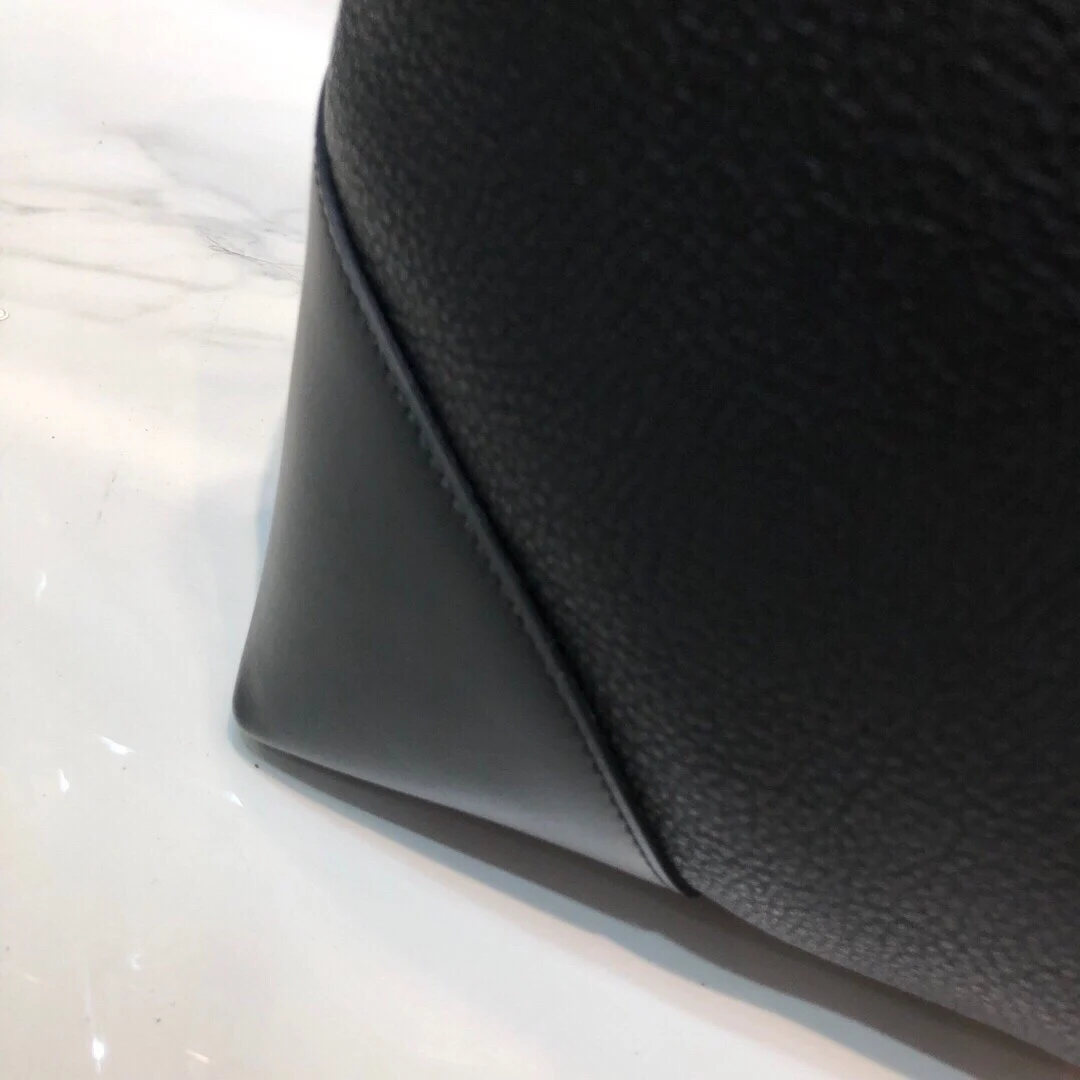 New TB Men Briefcase Bag Black Genuine Leather Trendy Business Briefcase Famous Brand Messenger Computer Laptop Handbag