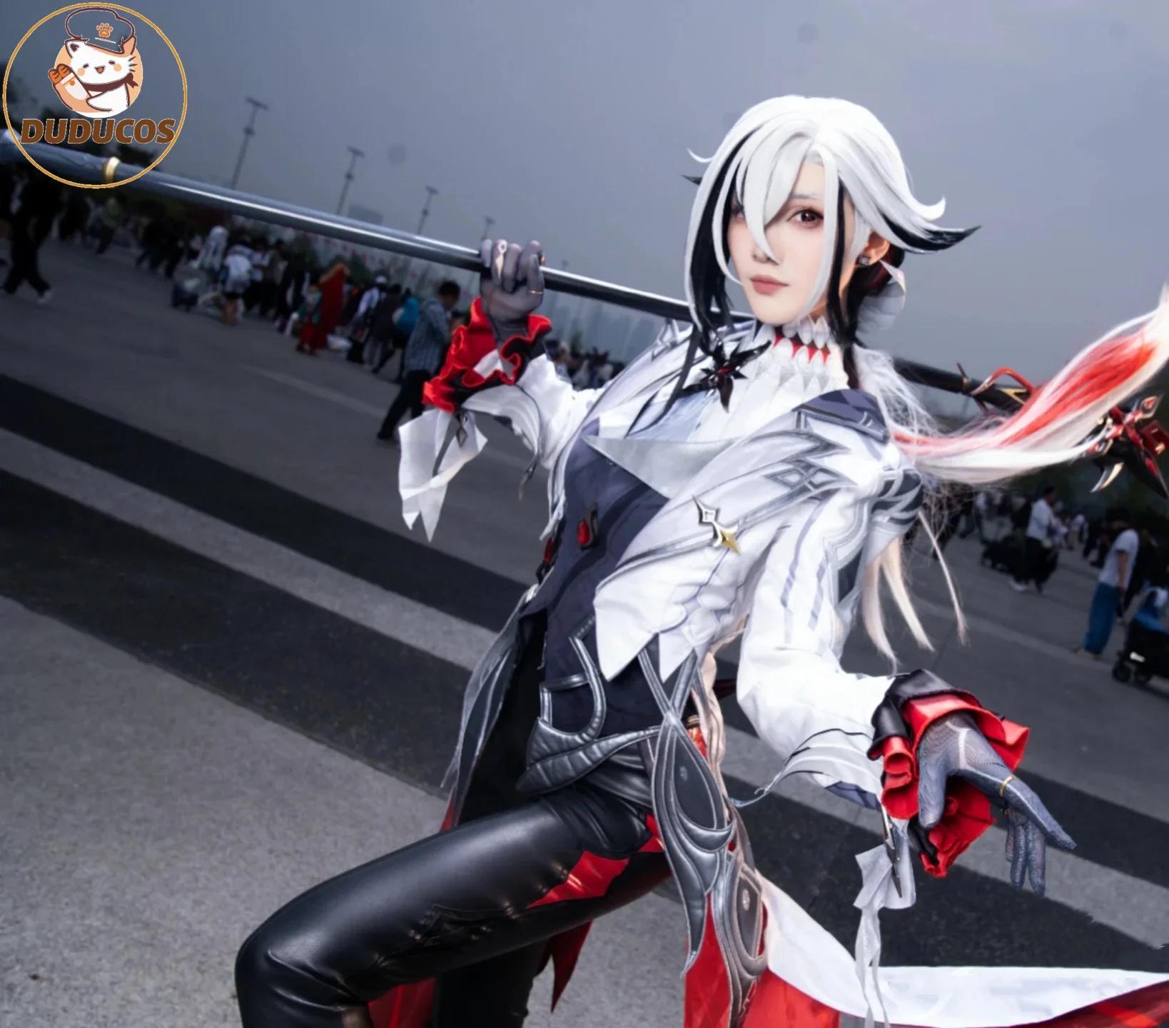 DUDU SR Arlecchino The Knave Косплей Костюм Genshin Impact Fatui Harbinger Парик Набор Слуга Snezhnaya Хэллоуин