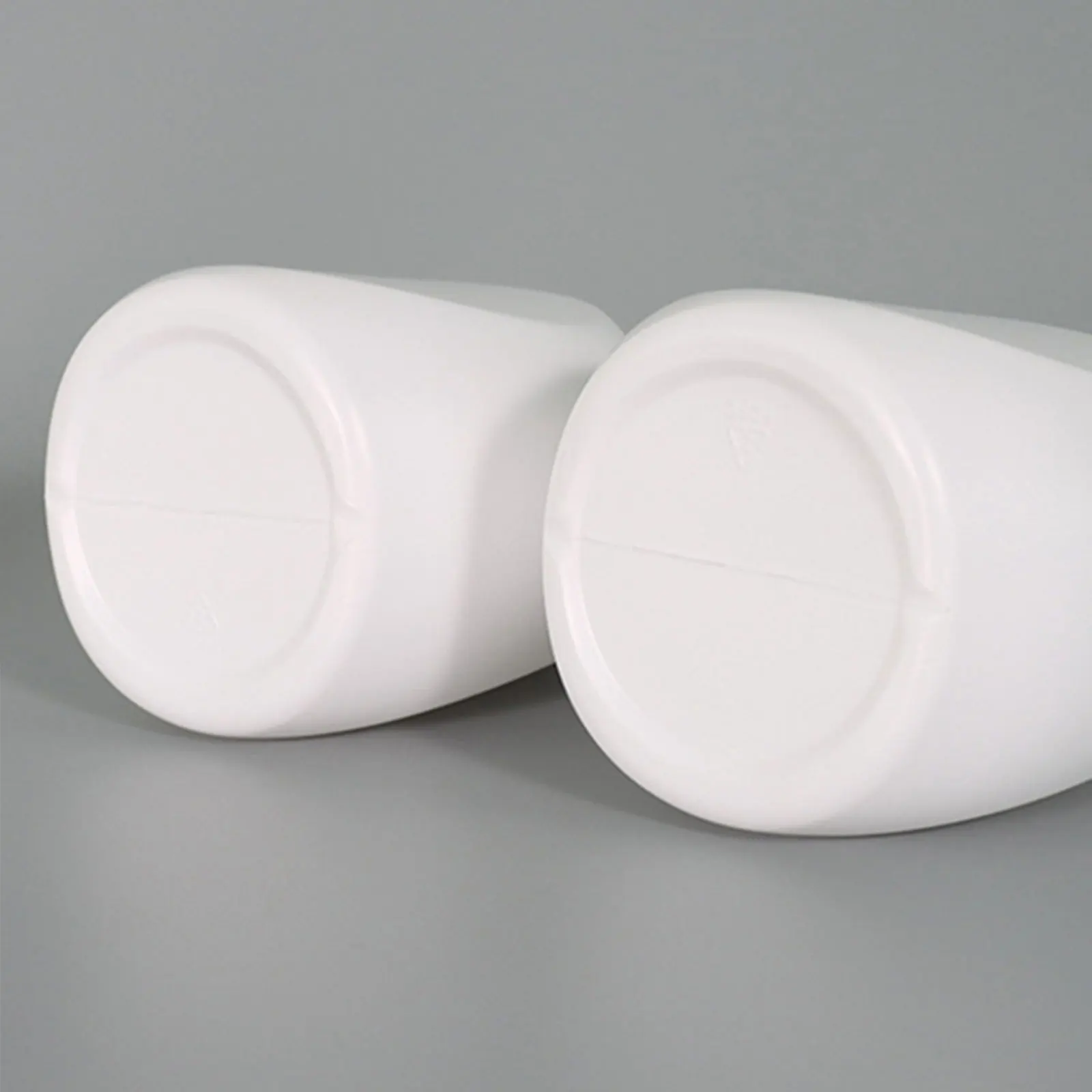 Флакон-дозатор для геля душа и шампуня 300 мл