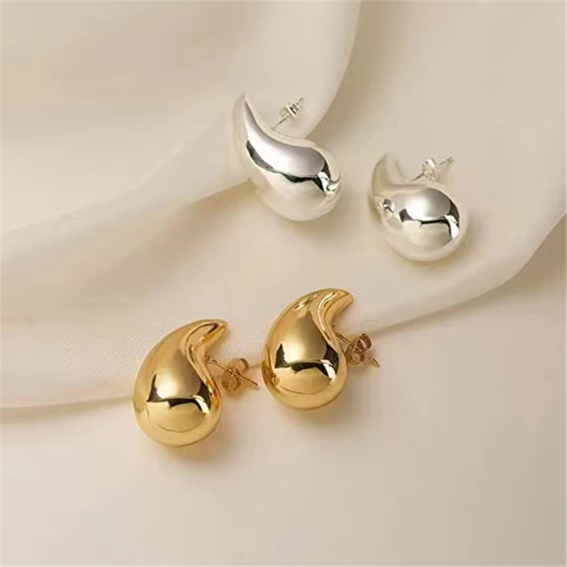 

Italian palace temperament bright earrings female simple stainless steel hollow water drop high color preserving delicate earrin