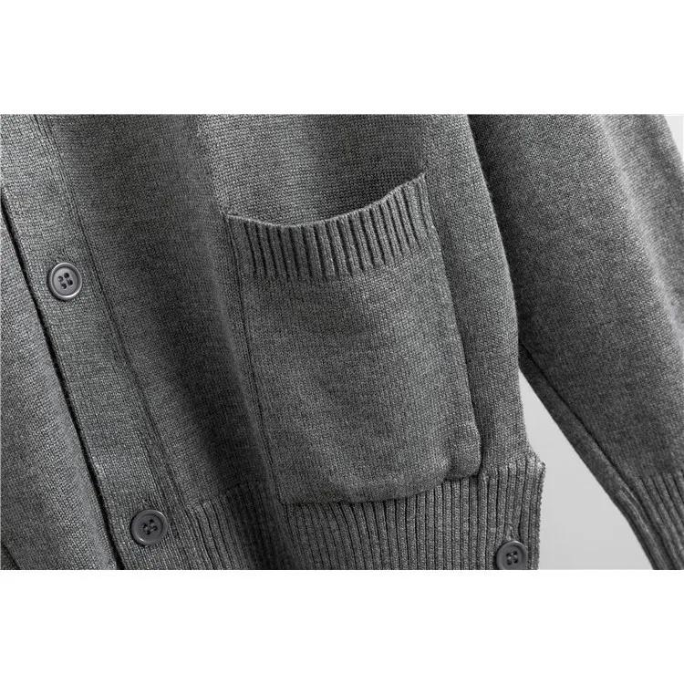 Женский свитер с V-образным вырезом