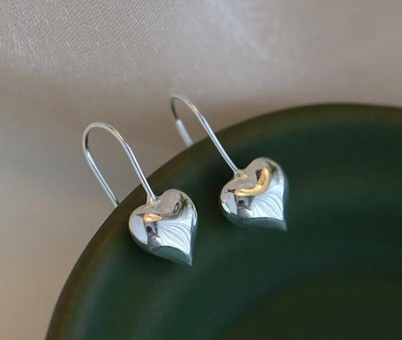 

New Three-dimensional Heart Hook Earrings for Women Simple Glossy Metal Niche Earrings Temperament Jewelry Accessories Gifts