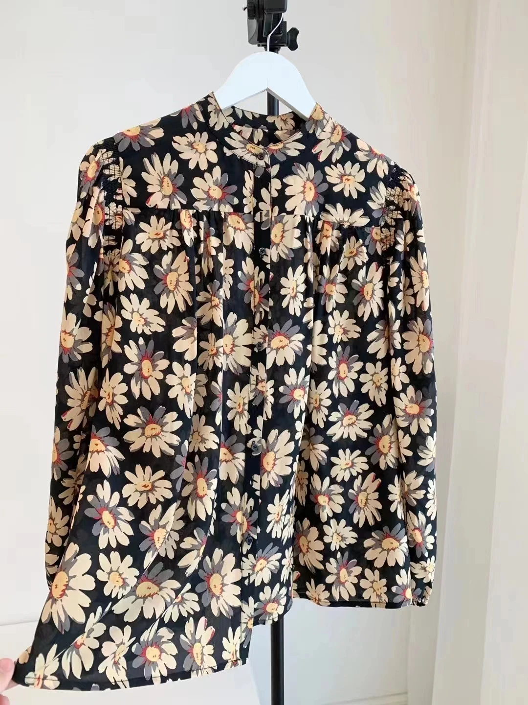 Рисунок 4 - Новинка 2023, шелковая рубашка с принтом подсолнуха