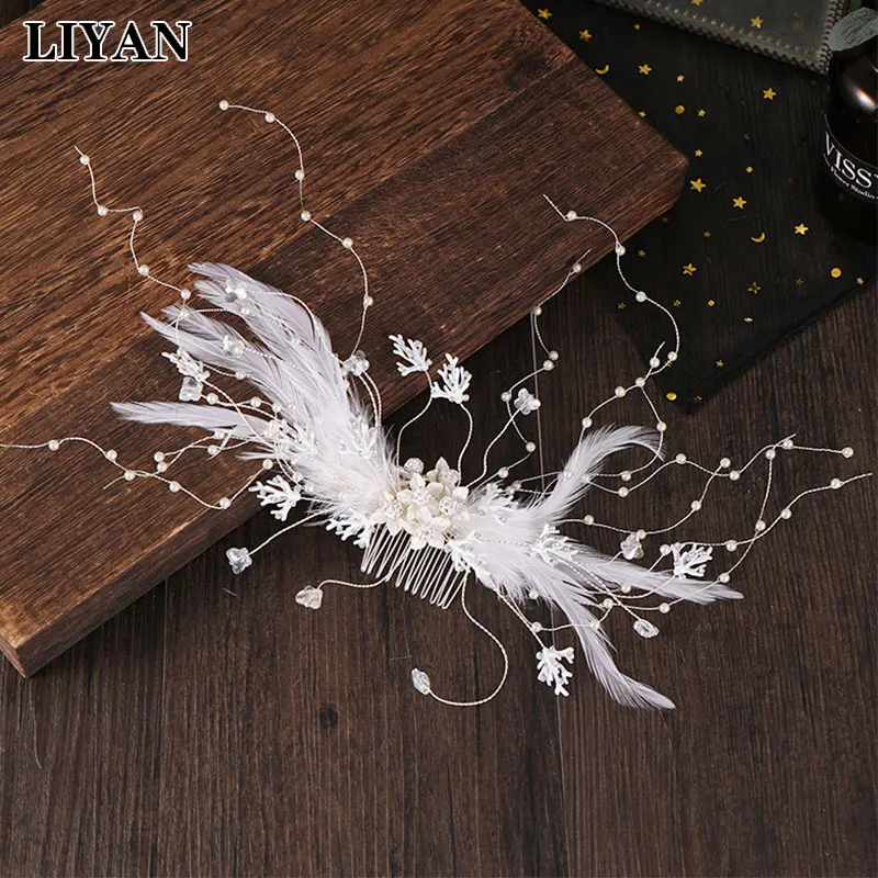 Повязка на голову LIYAN с кристаллами для невесты и девушки, свадебная расческа для волос серебристого цвета с цветком и перьями, жемчужные аксессуары для волос ручной работы
