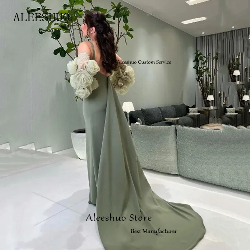 Рисунок 2 - Женское атласное платье с V-образным вырезом