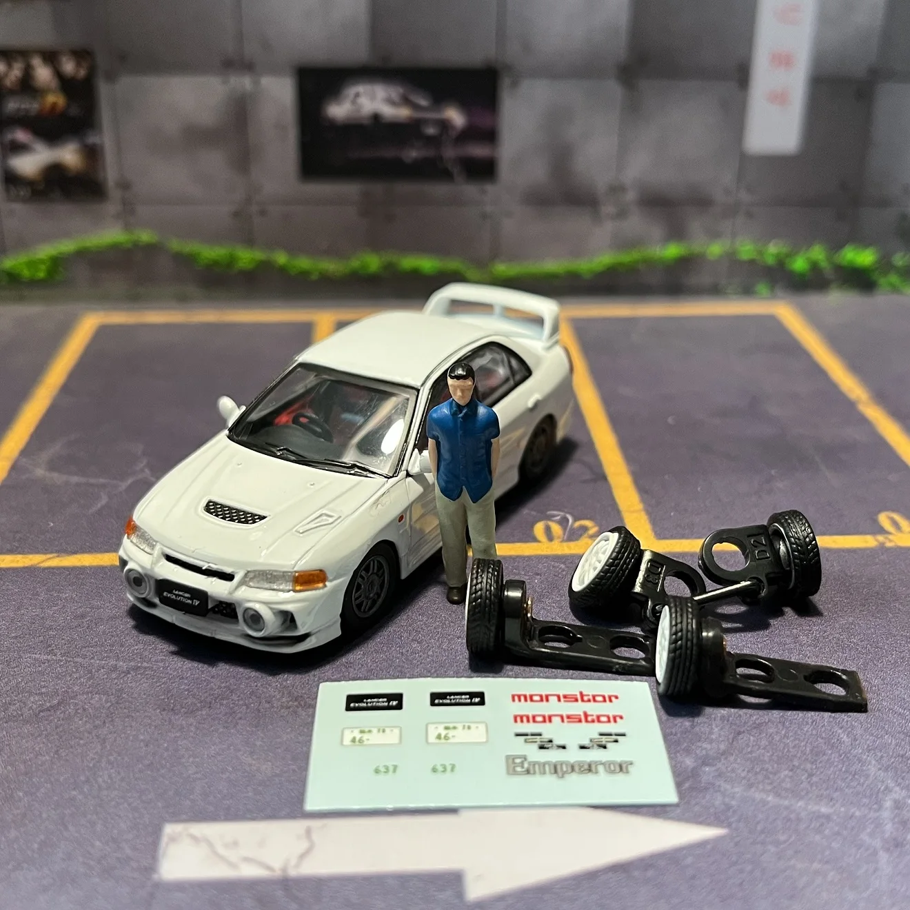 

Модель литая автомобиля BM 1/64 Lancer Evolution IV -ID