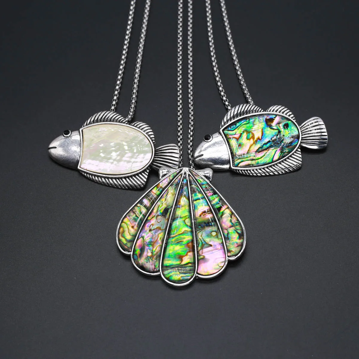 

Metal Chain Marine Animal Shell Shape Charming Natural Freshwater Shell Pendant Necklace Summer Beach Anniversary Charm Gift