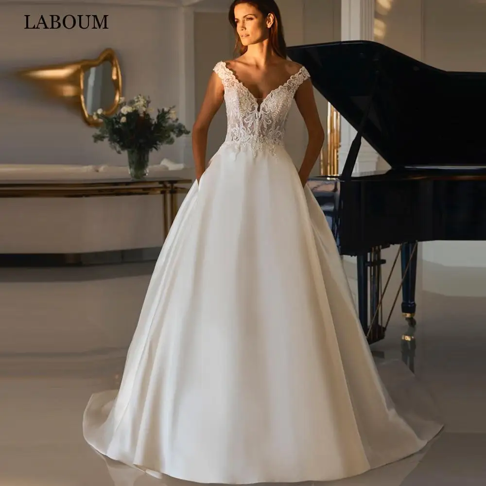 

LaBoum V-Neck Wedding Dresses for Women A-Line Off the Shoulder Lace Appliques Bridal Gowns With Pockets Robe Mariage Femme