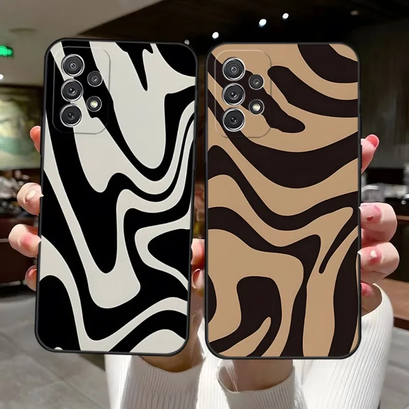 

Retro Black Zebra Pattern Phone Case Luxury Design For Samsung Galaxy S23 S21 S10 S30 S20 S22 S8 S9 Pro Plus Ultra Fe Covers