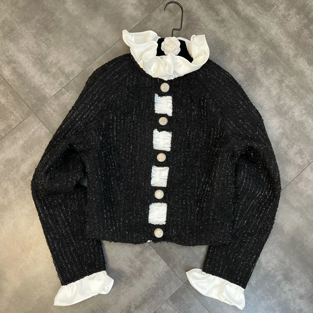 

ZCSMLL Spring 2022 Lace Stand-up Collar Color-blocking Long-sleeved Bright Silk Multi-button Retro Women's Woolen Coat