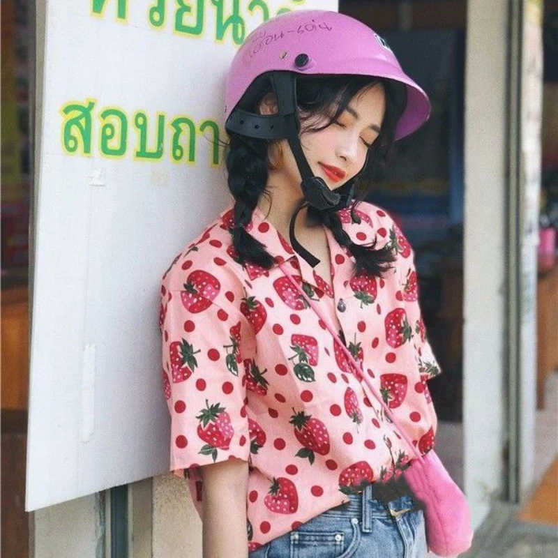 

Sweet strawberry beach style fake short sleeve shirt Korean fashion INS retro preppy style cartoon printed short sleeve T-shirt