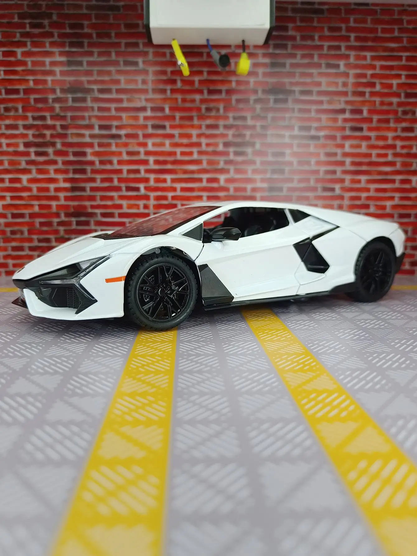 1:24 Lamborghini Reventon Supercar легкосплавный автомобиль литье под давлением и игрушечный