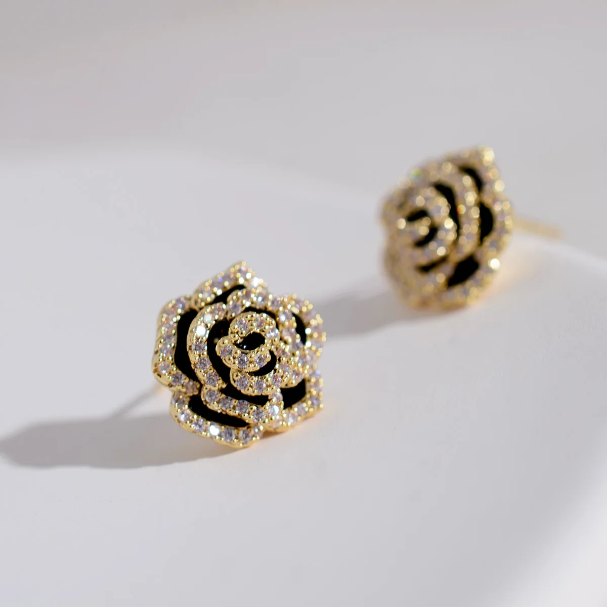 

Earrings for Women Black Small Diamond Three-dimensional Camellia Earrings Fairy Wind Earrings 2022 New Trendy Earrings