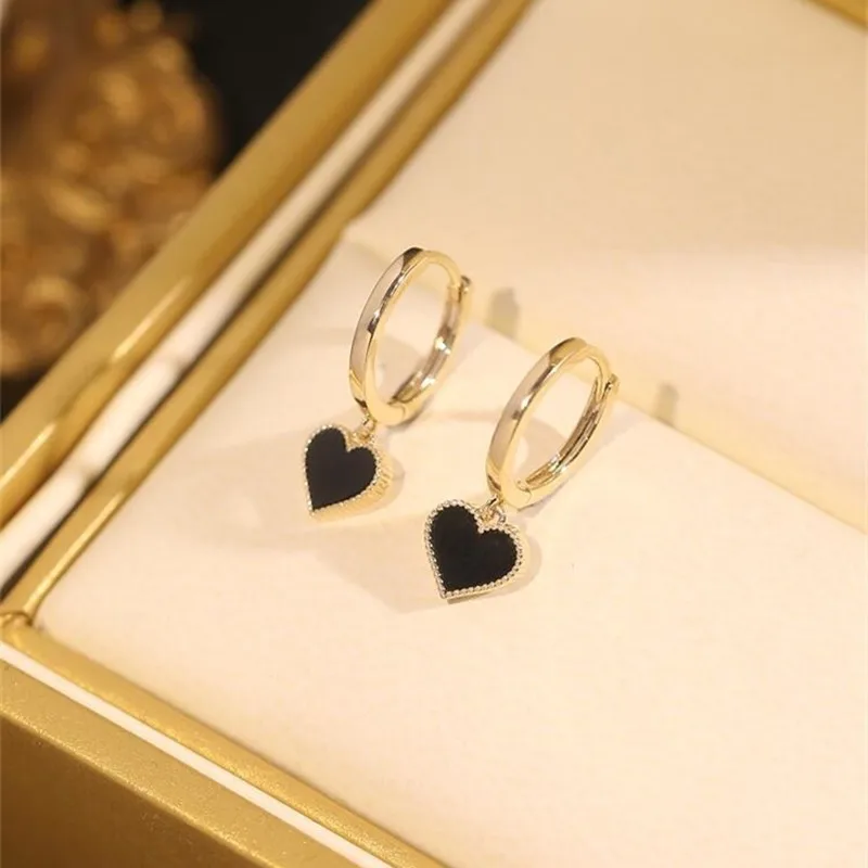 

2022 New Contracted Fashion Fine Small Earrings Korean Sweet Metal Heart Women Classic Stud Earrings Jewelry