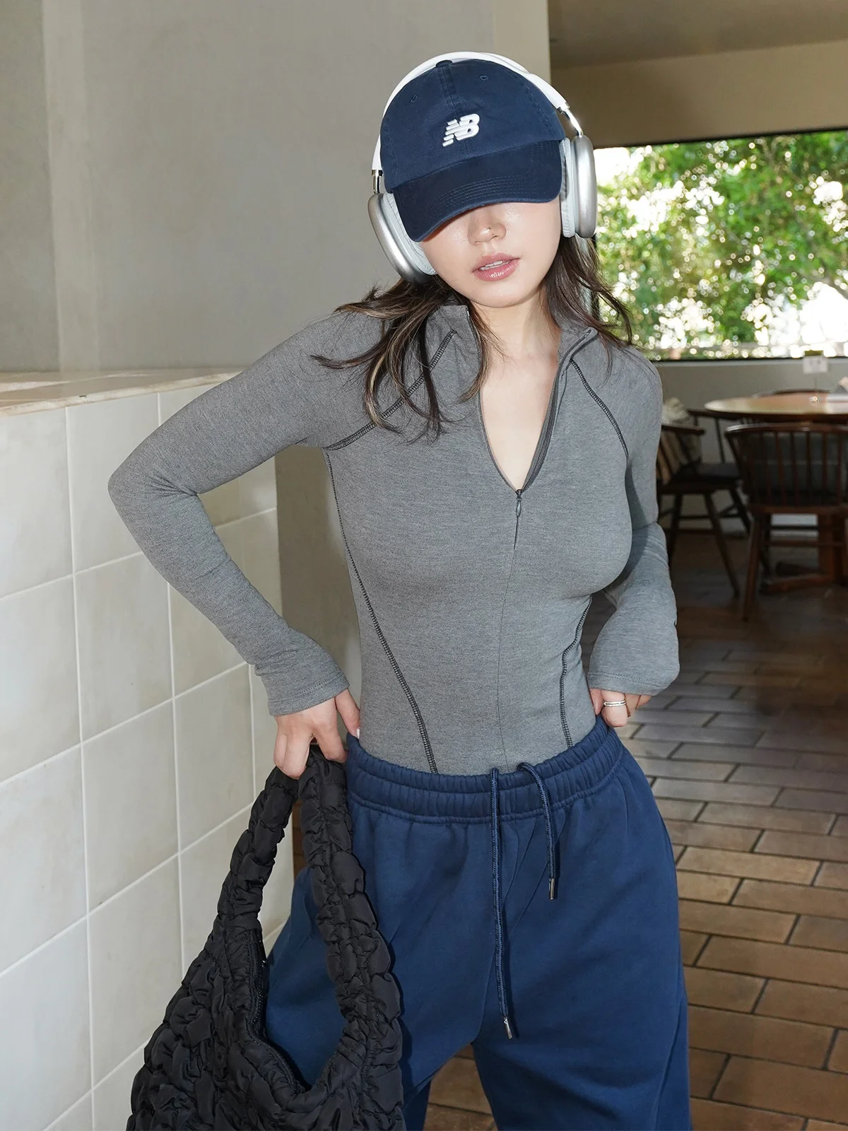 

Double-sided German Velvet Self-heating Half-high Collar Bottom Shirt Women's Winter Tight-fitting Long-sleeved Shirt Sports Ins