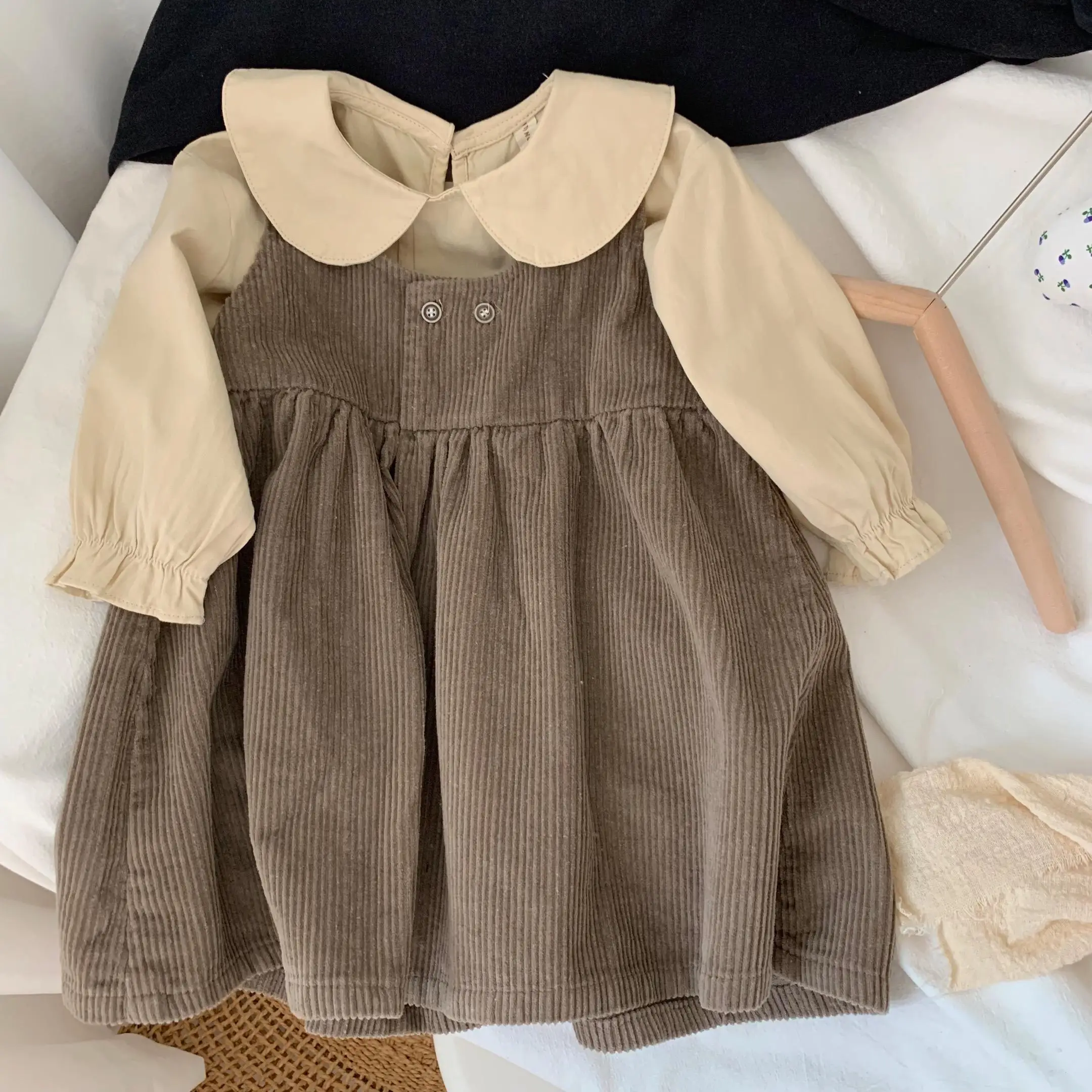 

Korean version of autumn girls vest skirt foreign style corduroy dress doll skirt loose children's skirt