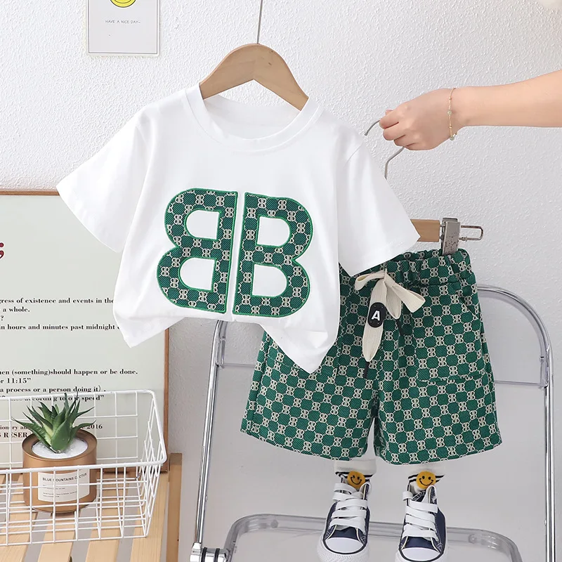 Детский спортивный костюм из футболки и шортов на Возраст 3-5 лет