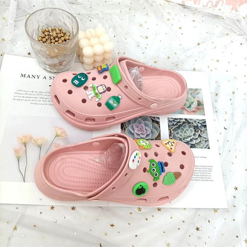 

2022 Summer New Fashion Hundred Tower Girls Wear Cute Non-slip Soft Bottom Outside The Home To Wear Beach Slippers