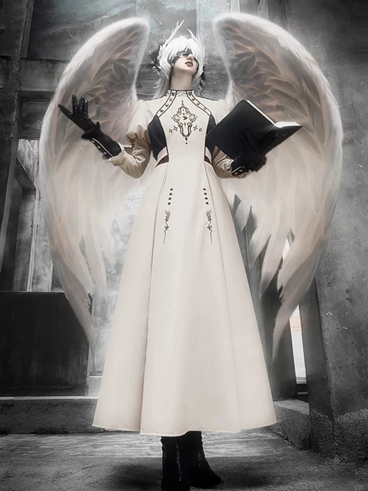 Длинное готическое платье в стиле лолита