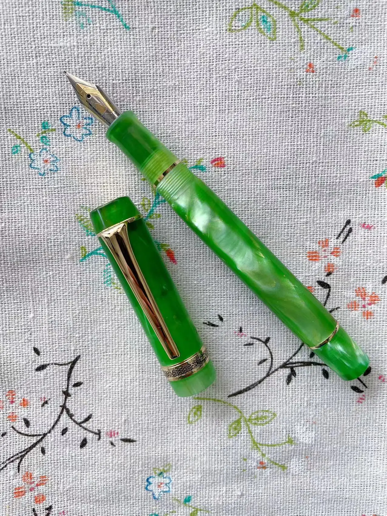 

Kaigelu перьевая ручка 316 акрила EF/F/M