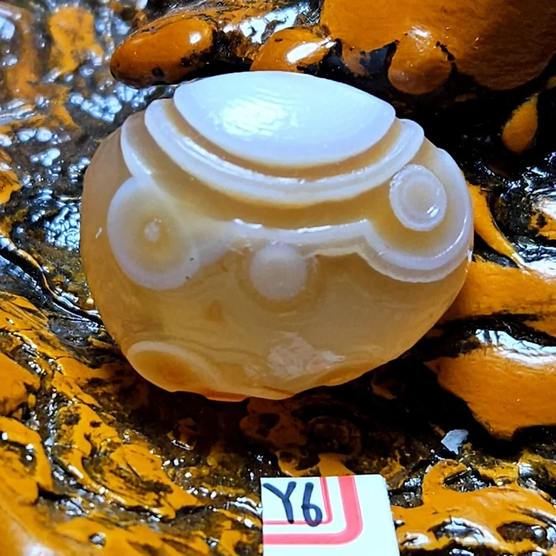 Натуральный черный агат Алиса Гоби неополированный образец камня