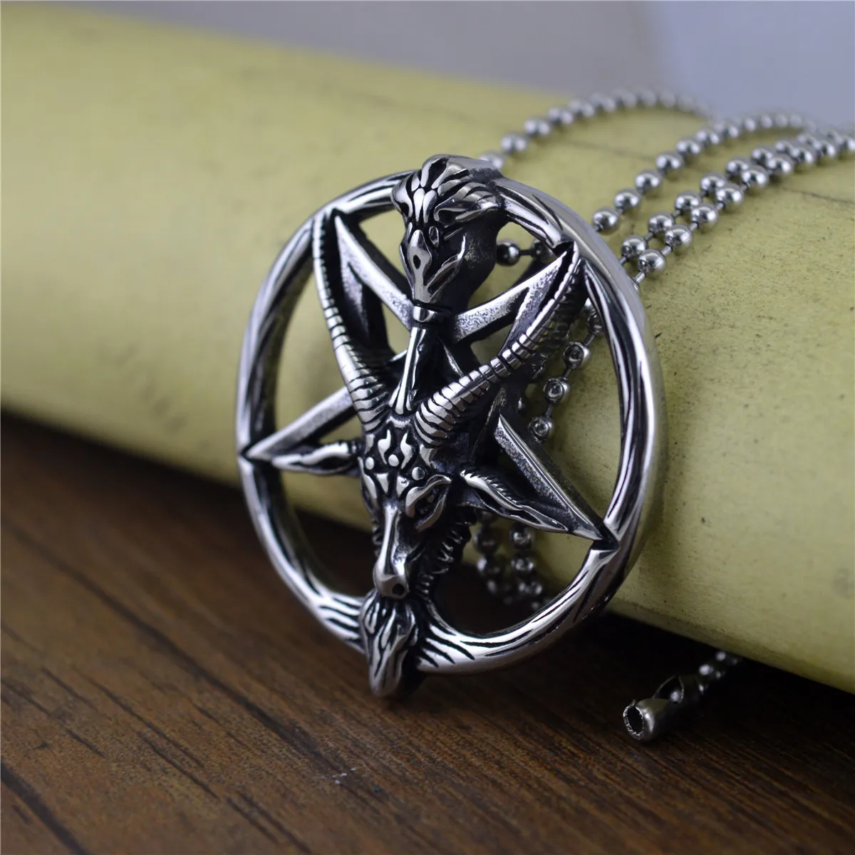 Готическая подвеска в виде ОЗУ рога черепа демона стиле ретро светящийся стиль