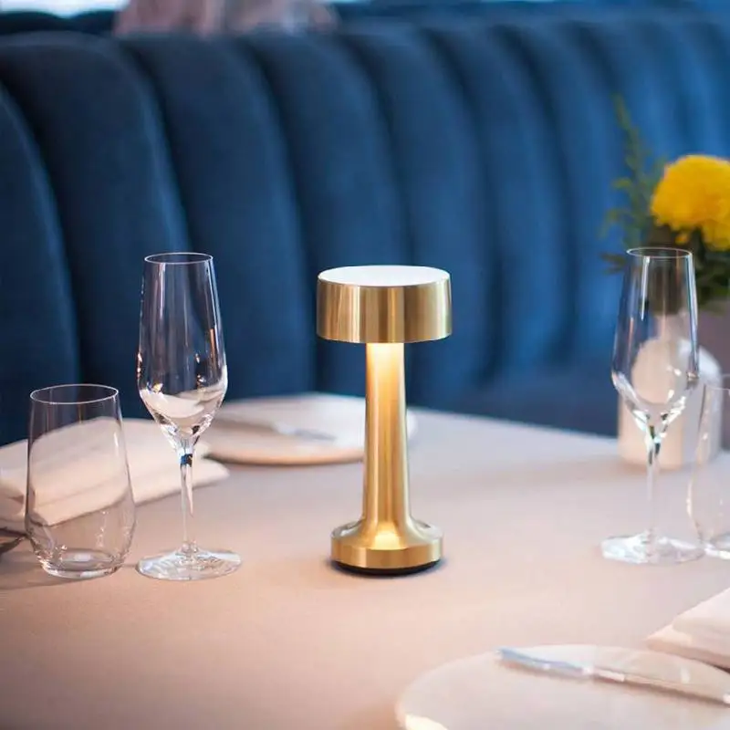 

Retro Metal Mushroom Lamp Wireless Reading Lamp LED Touch Sensor Night Light for Bar Restaurant Bedroom Living Room Decorative