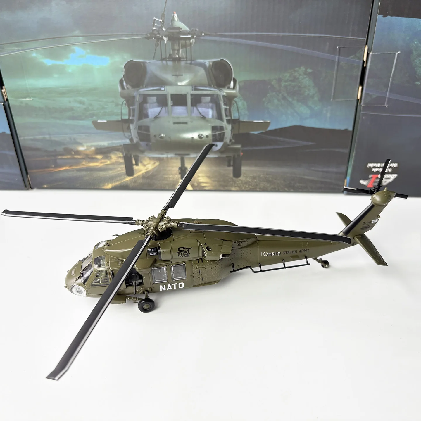 Масштабная модель вертолета UH-60 Black Hawk США (1:72), готовая коллекционная модель военного самолета UH60 NATO Combat Hawk, литая под давлением, сувенир, подарок (art.: 3920dad0a1597) - 3920dad0a1597