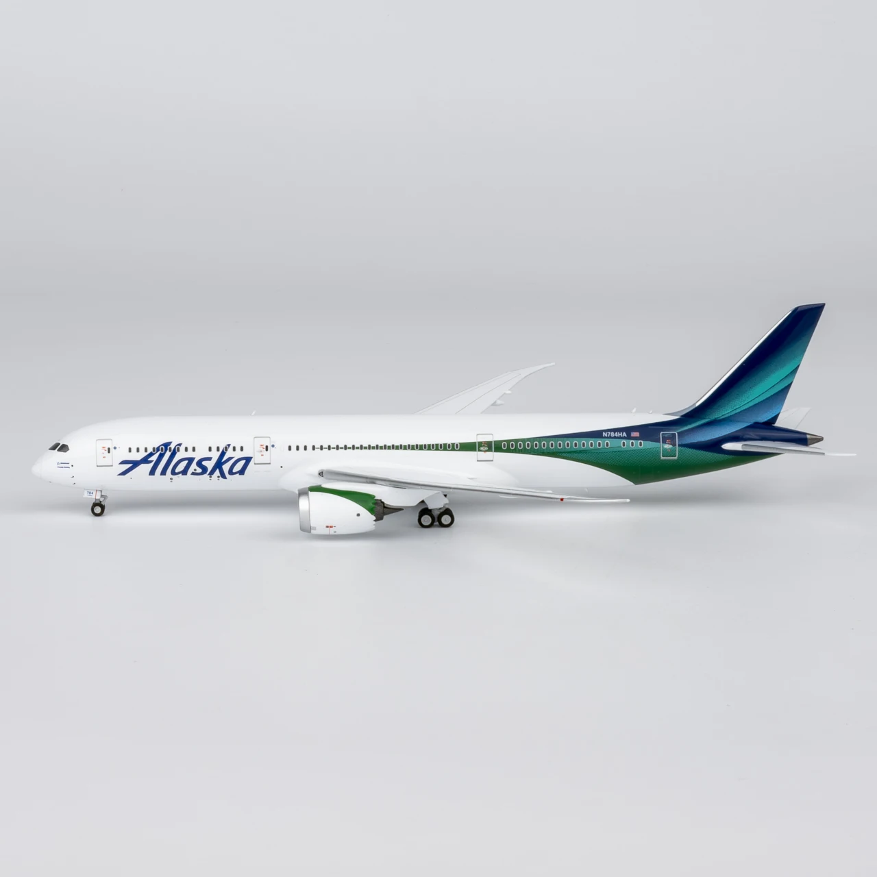 Фото Коллекционная модель самолета NG Models 1:400 Alaska Airlines 