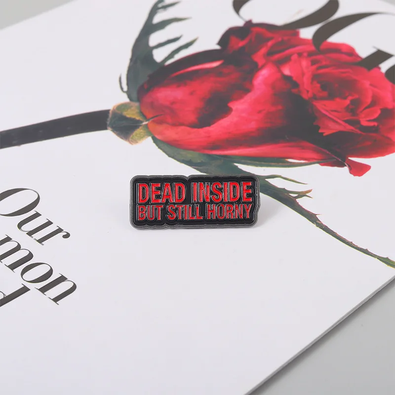 

Неразрушаемая прямоугольная эмалированная булавка в виде выпечки с взрывающимися буквами, значки на лацкан, ювелирные изделия, подарок, забавный, милый