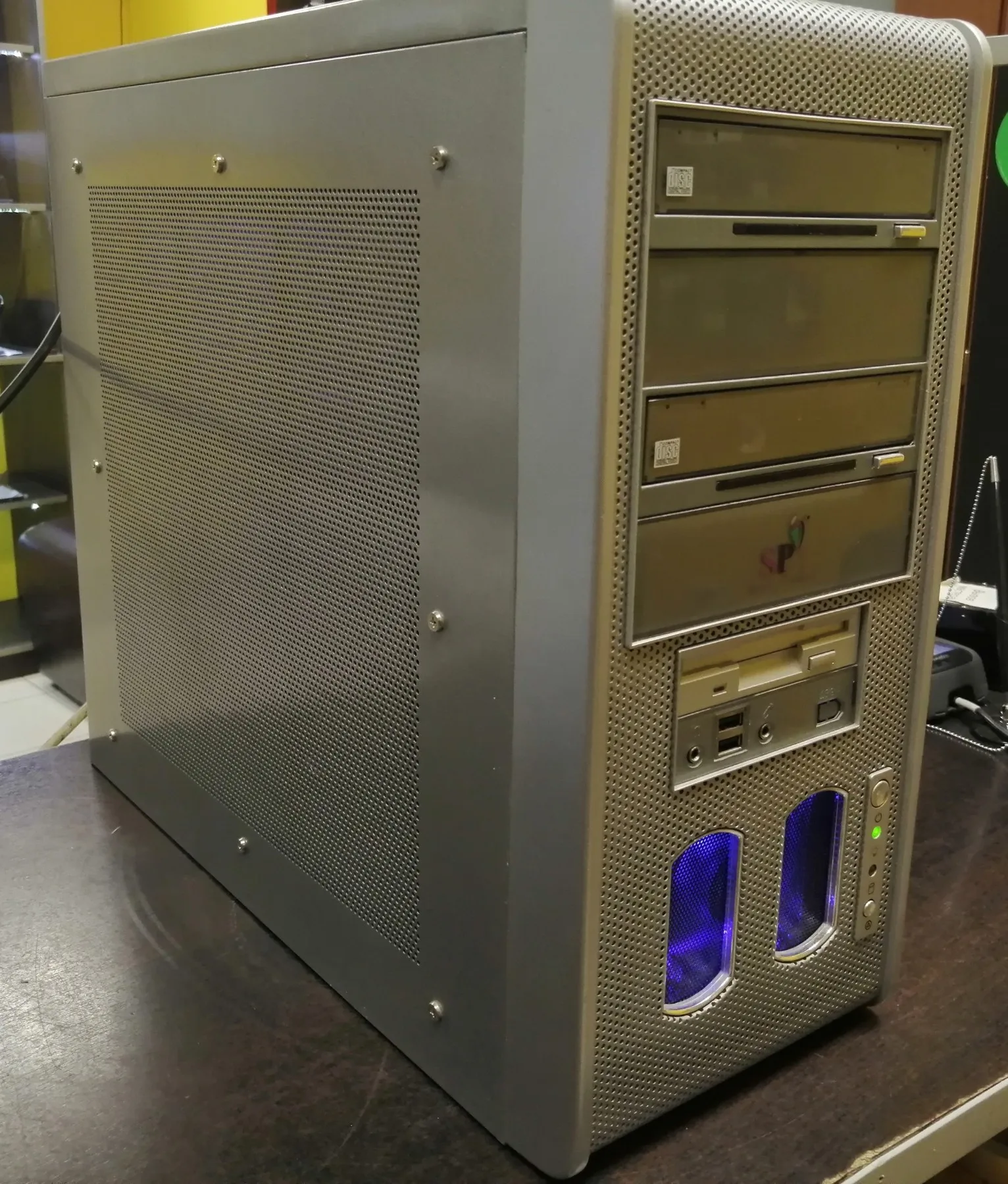Системный блок Б/У ( AMD Athlon 64 1800MHz/1024Mb/AMD Radeon X600 256Mb/120Gb HDD/Win 7) | Компьютеры и офис