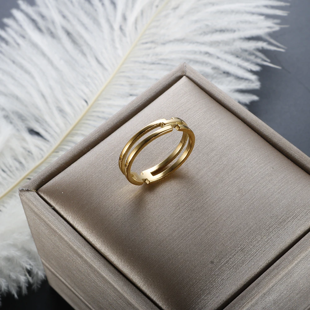 

ZMFashion Simple Elegant Stainless Steel Wedding Daily Wear Rings Gold Color Smooth Women Men Couple Fashion Minimalism Jewelry