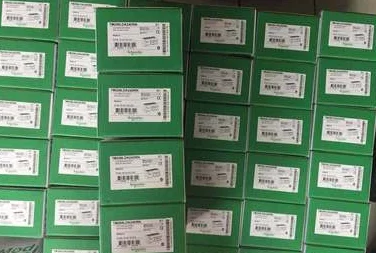 

ATV340D18N4 новый оригинальный