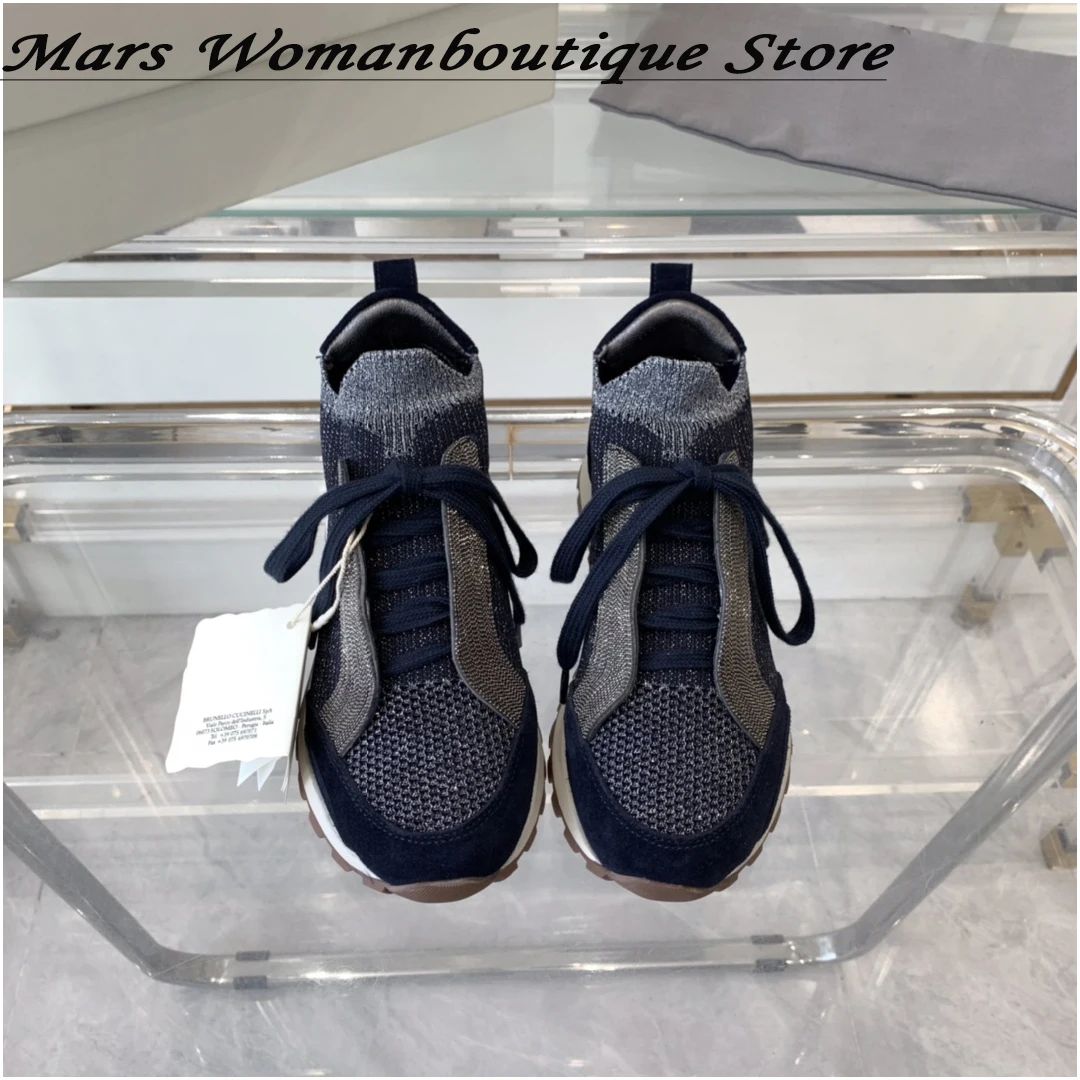 Спортивные туфли на плоской подошве