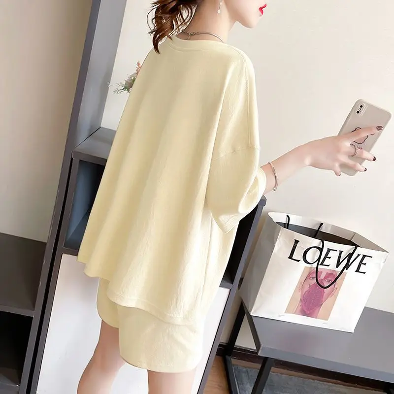 Женский модный костюм-футболка контрастных цветов с коротким рукавом Новинка