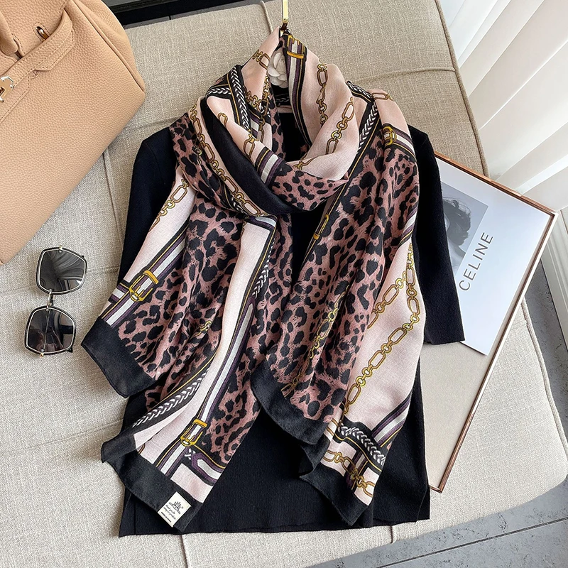 

Fashion New Leopard Cotton Scarf Women Soft Long Hijab Shawls Wraps Lady Pashmina Foulard Bufanda Headscarf Beach Stoles