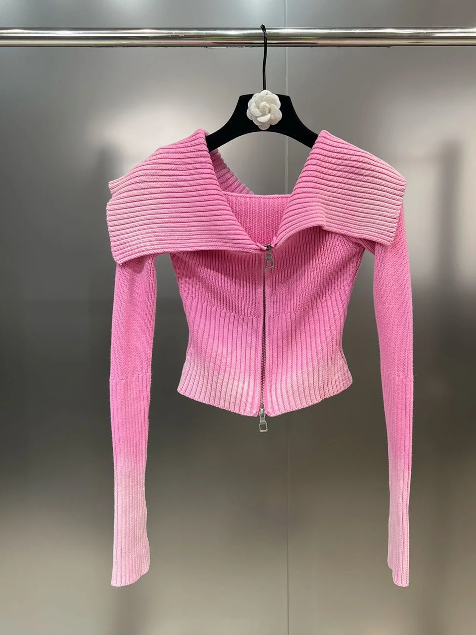 

Autumn New Collection Long Sleeve Turn Down Collar Slash Neck Gradient Pink Zipper Knitted Cardigan Women Sweater