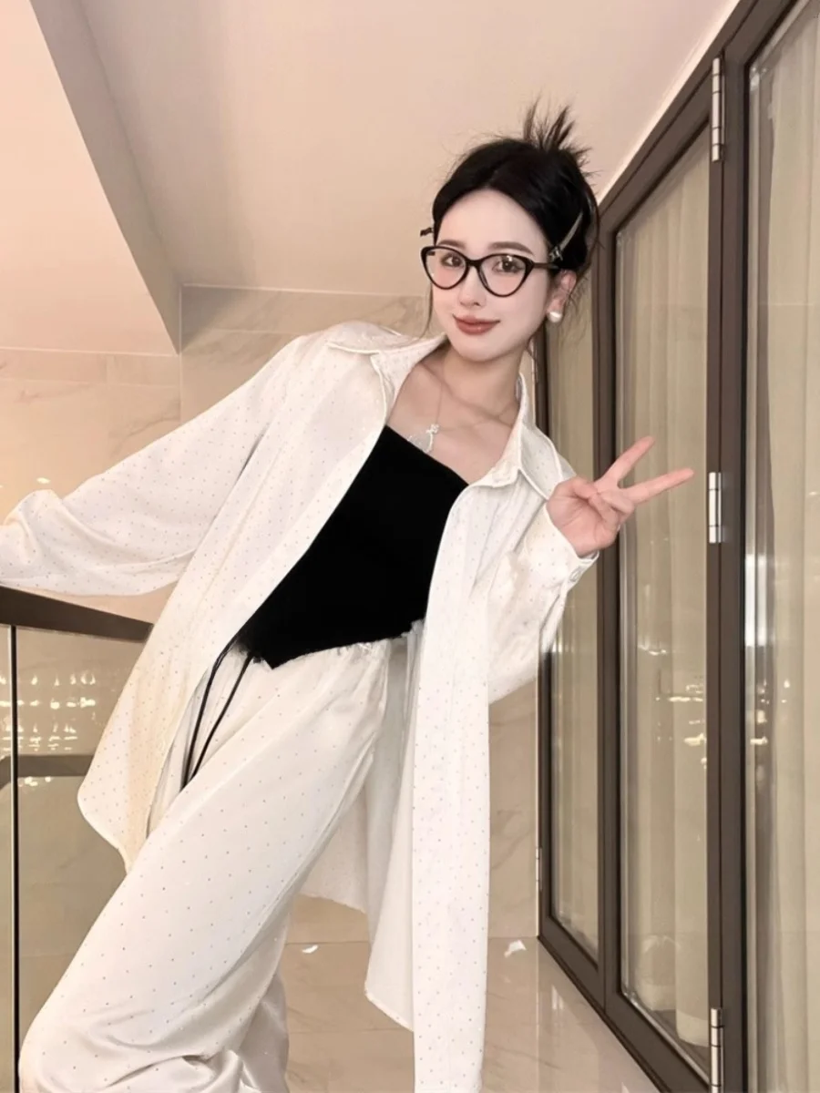 Комплект женских ретро-товаров в европейском стиле рубашки с отверстиями