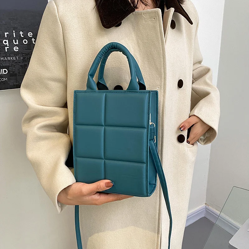 

Квадратная сумка на плечо, новинка 2023, дизайнерские сумки в клетку, сумки через плечо, маленькая сумка в простом стиле с верхней ручкой