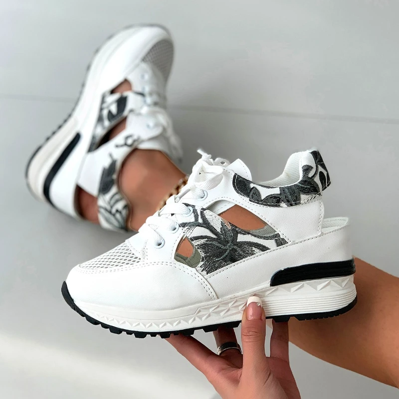 Новый стиль декоративные модные сандалии с круглым носком и цветной вышивкой