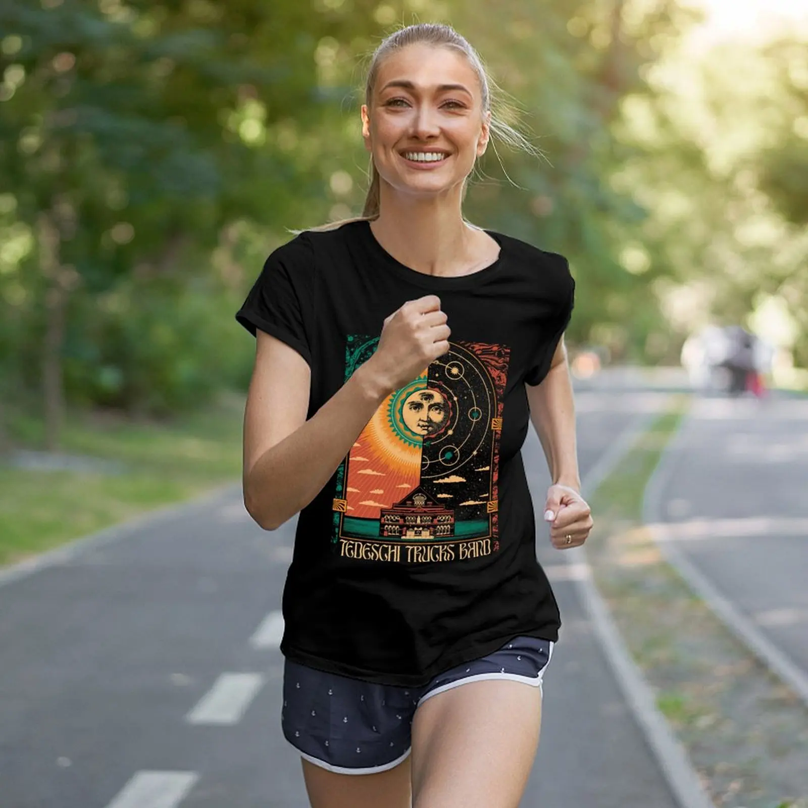 Летняя женская футболка оверсайз с принтом надписи German Trucks Band (9)