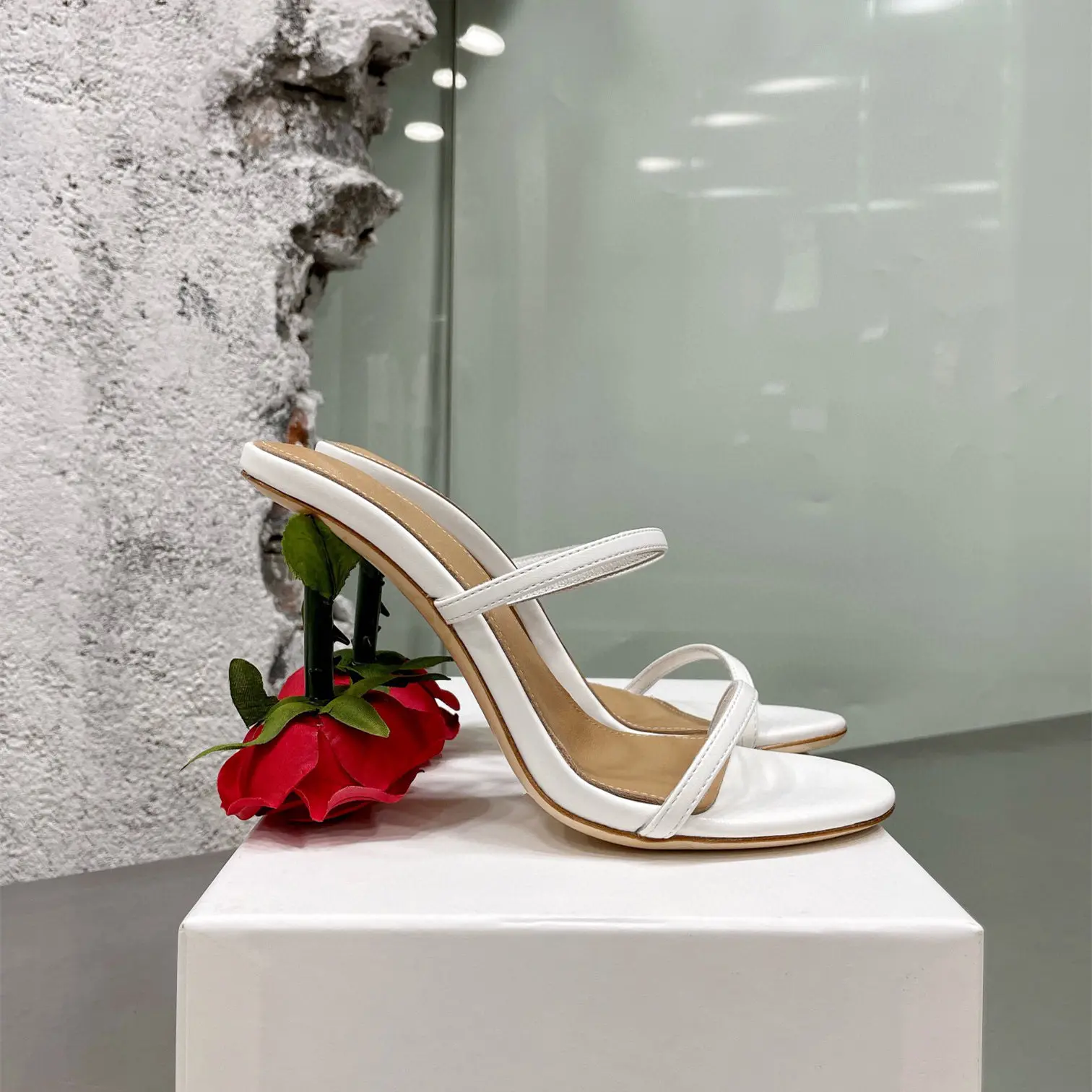 

Сандалии женские из натуральной кожи, босоножки на высоком каблуке, на ремешках, обувь для выпускного вечера, цвет белый, лето