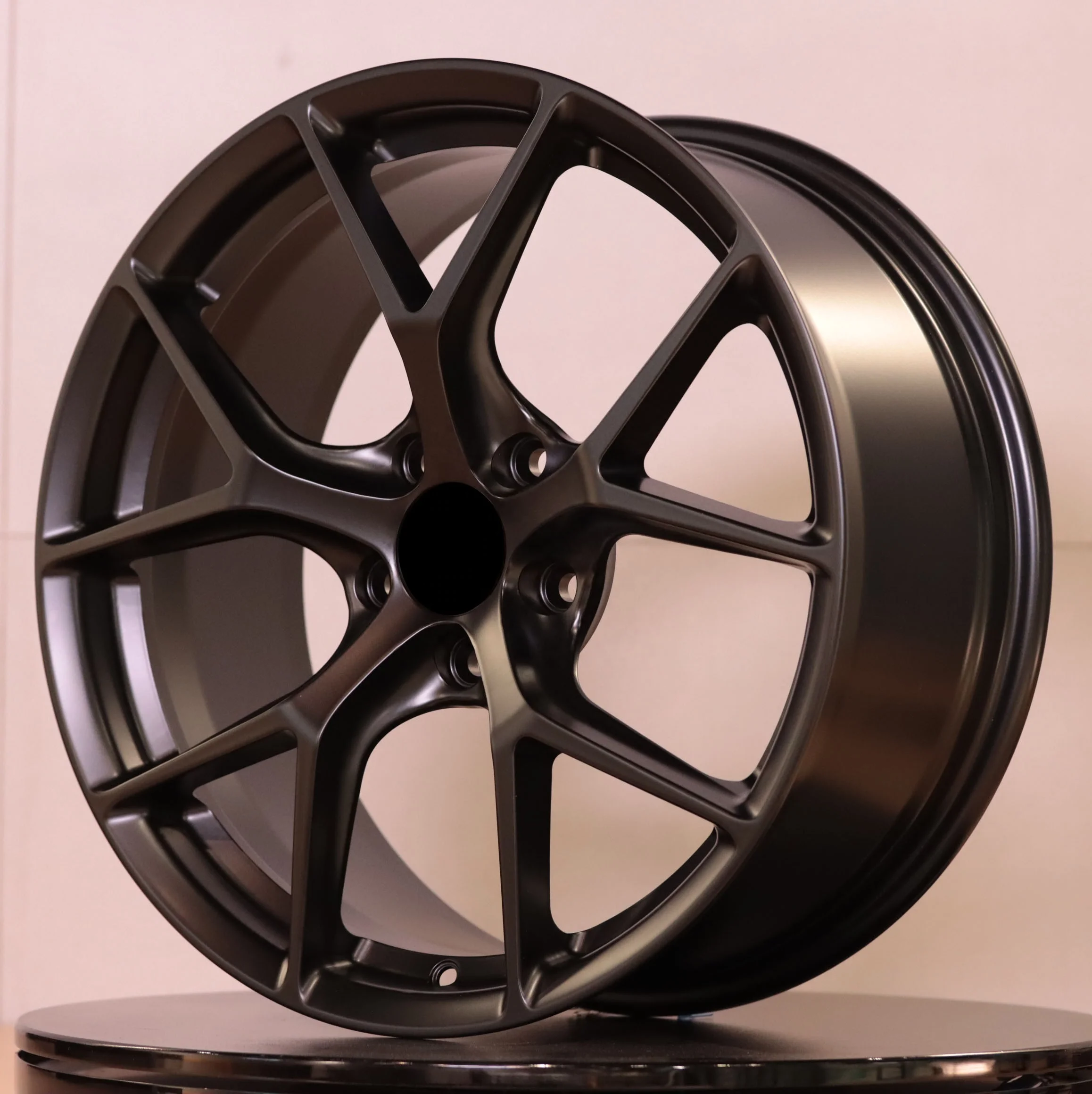Фото Кованые спортивные диски 8.0J 30mm ET 100mm PCD, глянцевые черные, глубокий конкейв, сверхлегкие, из сплава 6061-F, пожизненная гарантия №4