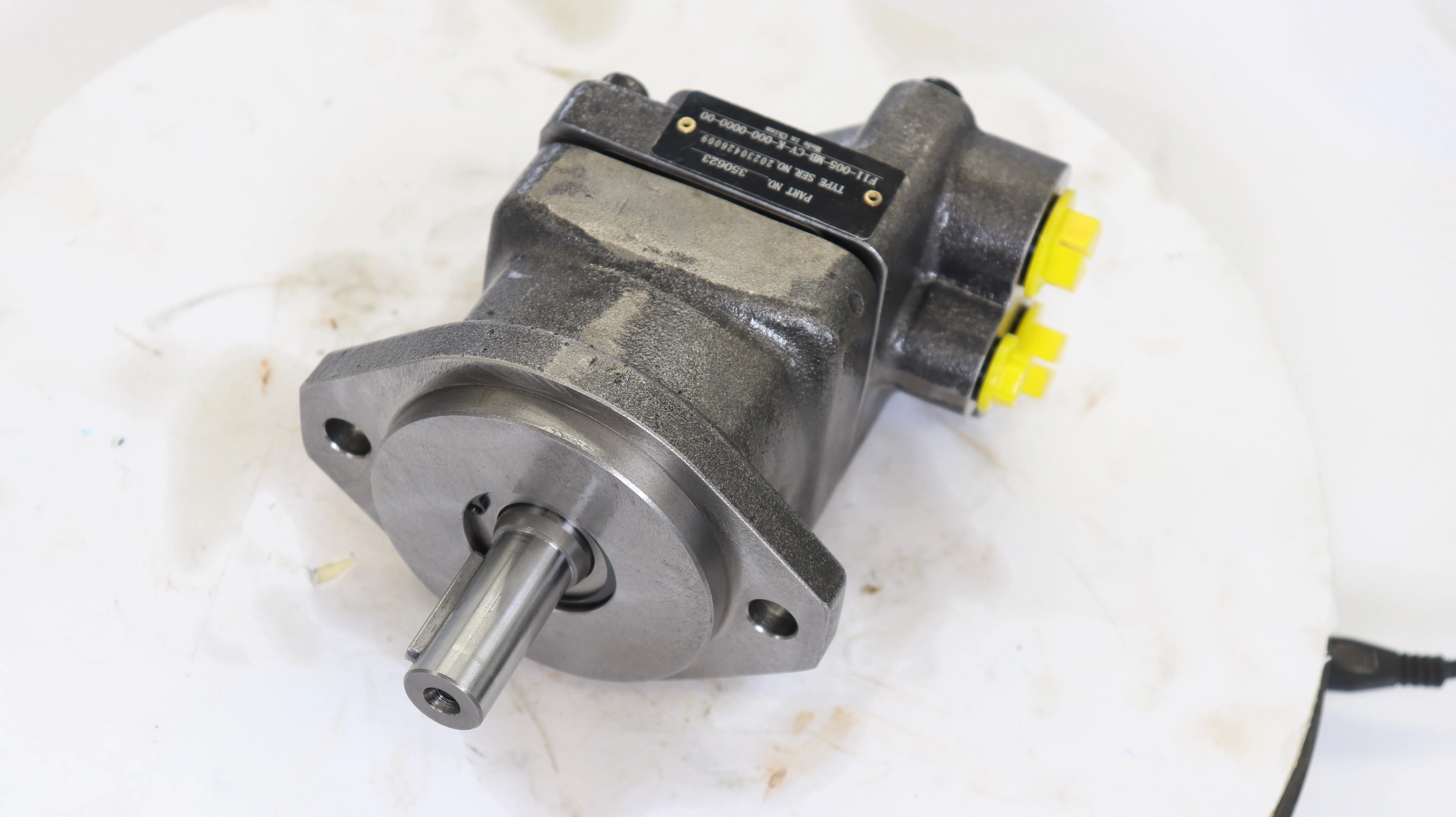 Гидравлический насос F12-080-MF-CV-C-000-000-0 Hy-raulic Motor F11-010-MB-CH-K209