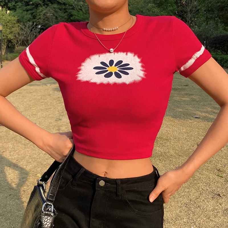 

Gothic Girl Aesthetic T-Shirts Vintage Streetwear Tie Dye Women Crop Tops Graphic Print T-Shirts