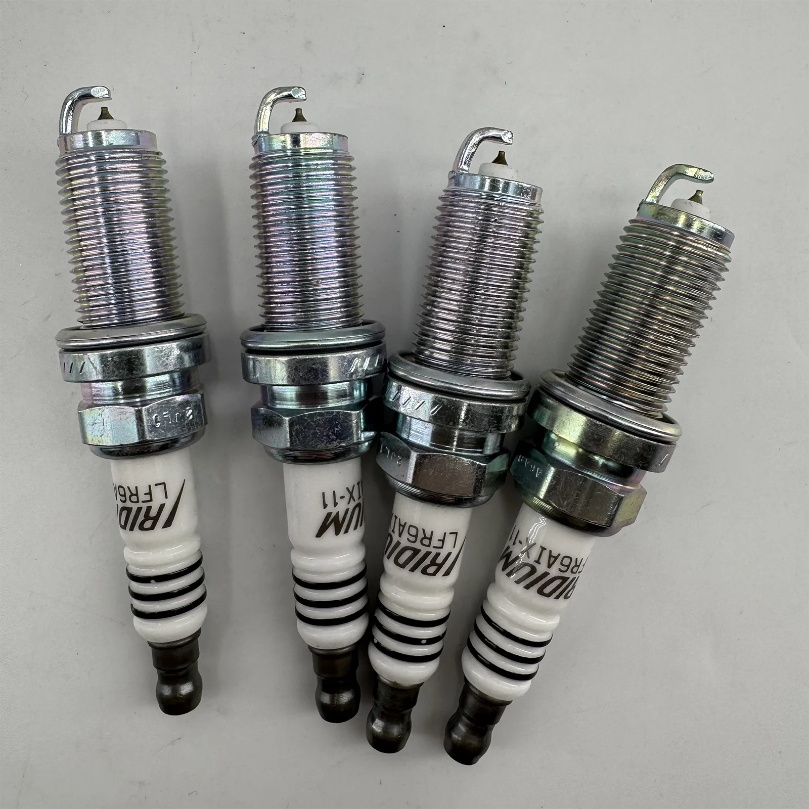 4 шт. 90919-01233 LFR6AIX-11 иридиевая свеча зажигания для Toyota FJ CRUISER HIACE RUNNER Lexus IS LS RX GX GS Land Rover