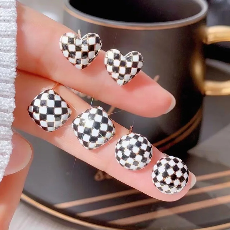 

Оптовая продажа, EA1249, Европейская мода, для женщин, невест, для матери, для дня рождения, свадебный подарок, шахматная доска с сердцем, 18KT, золотые серьги-гвоздики