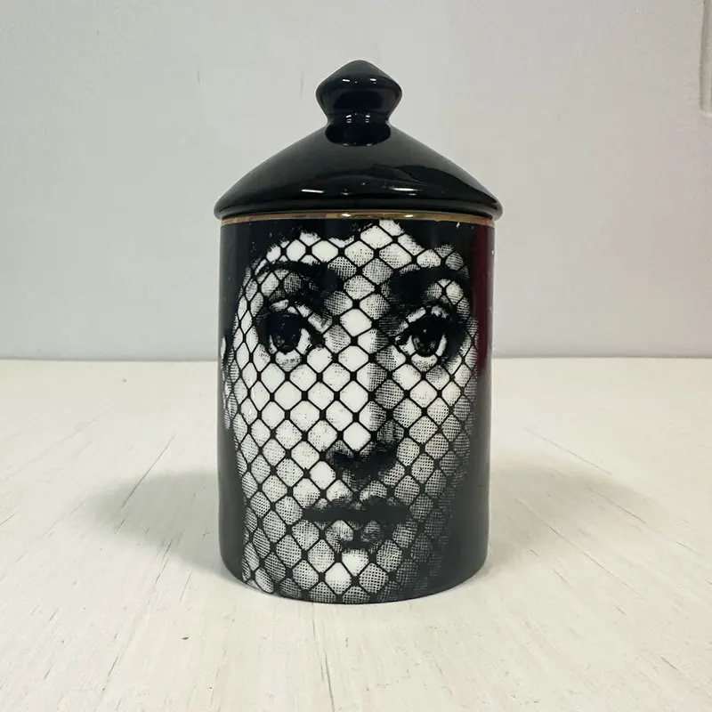 

Керамический подсвечник с портретом