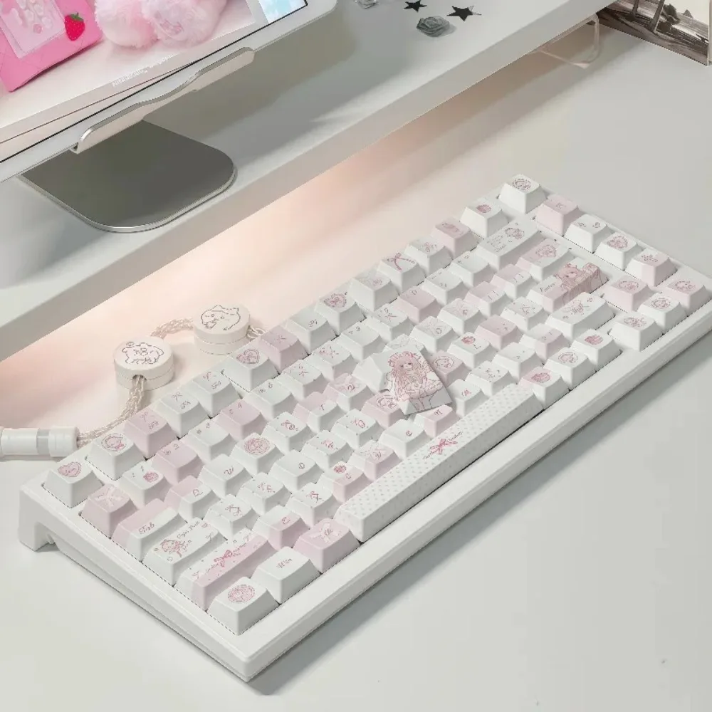 Фото Розово-белые кейкапы с тематикой овечек, профиль Cherry, PBT, горячая сублимация, оригинальная высота, аксессуары для механических клавиатур №1